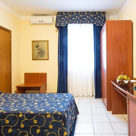 Hotel Ristorante Paladini Carisio ภายนอก รูปภาพ