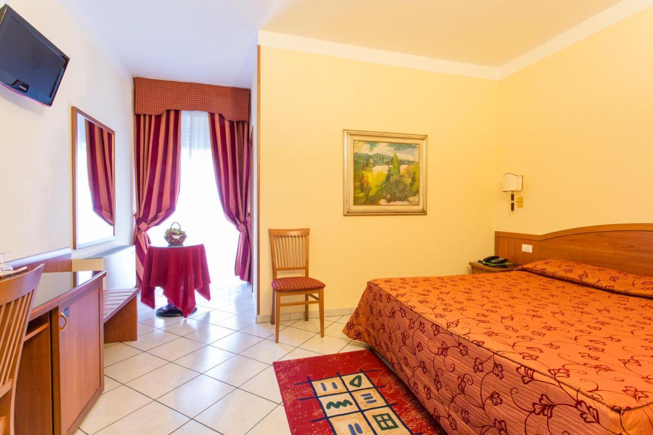 Hotel Ristorante Paladini Carisio ภายนอก รูปภาพ