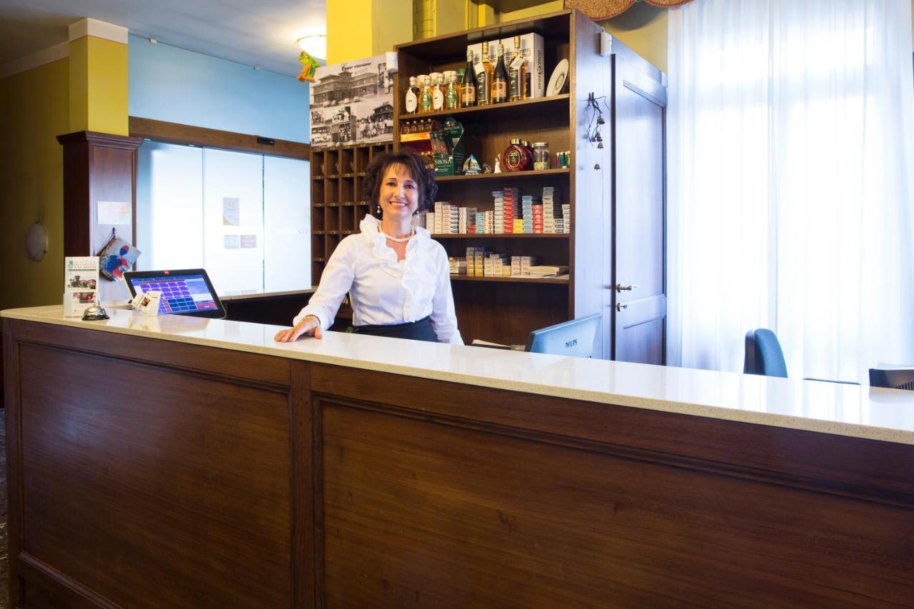 Hotel Ristorante Paladini Carisio ภายนอก รูปภาพ