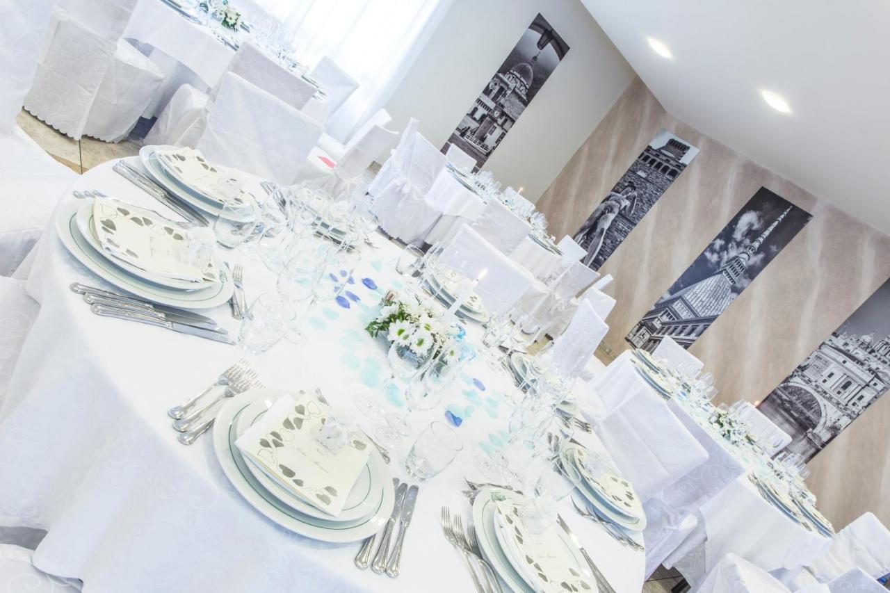 Hotel Ristorante Paladini Carisio ภายนอก รูปภาพ