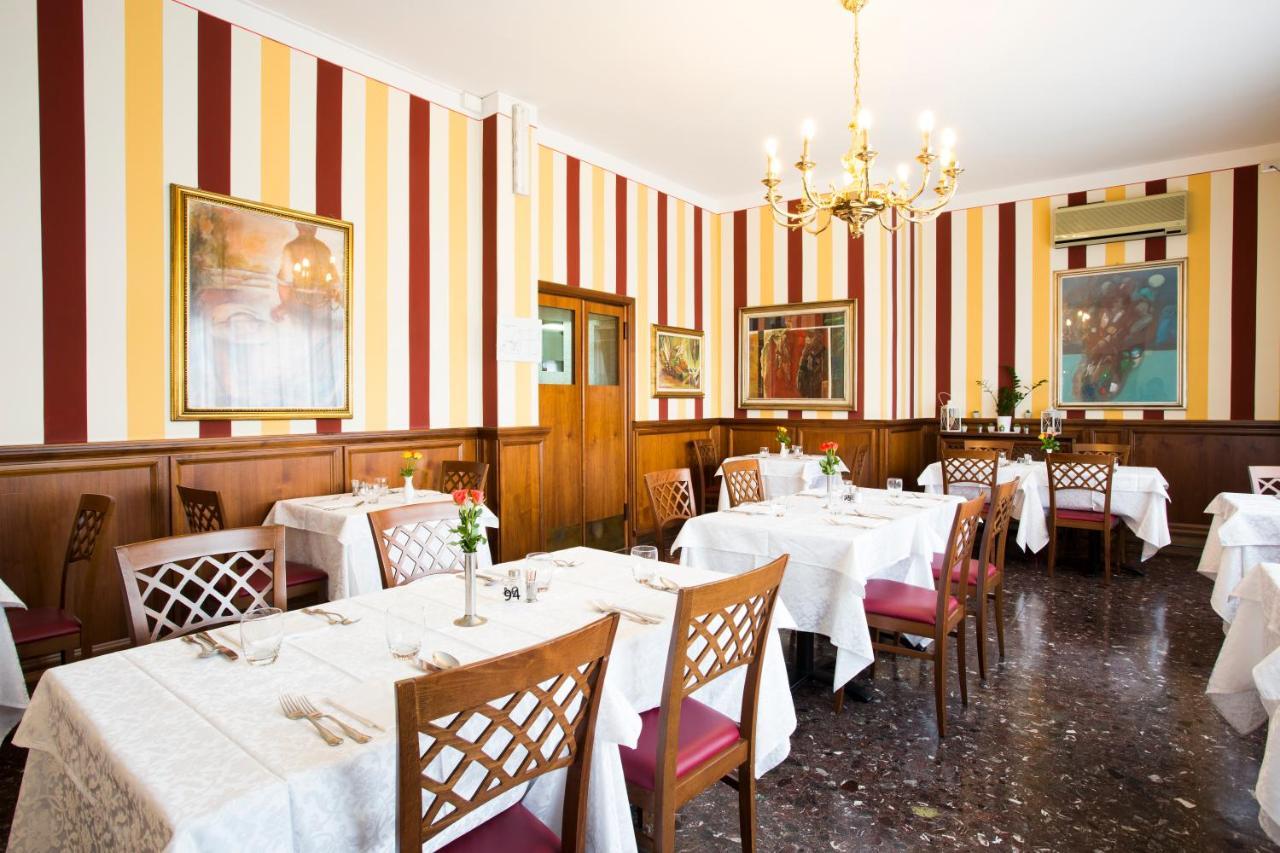 Hotel Ristorante Paladini Carisio ภายนอก รูปภาพ